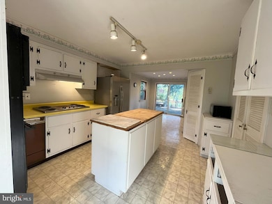 11 Harvey Ln, Malvern, PA 19355 - photo 3