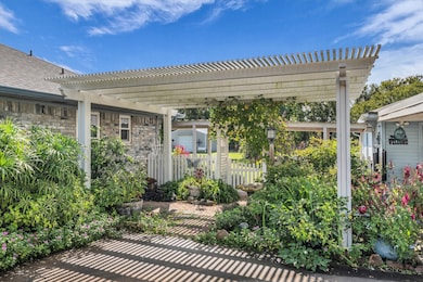 107 Fort Graham Cir, Waco, TX 76705 - photo 5