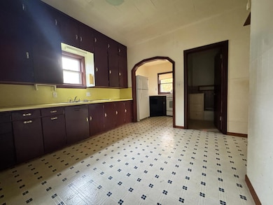 1521 10th St E, Glencoe, MN 55336 - photo 2