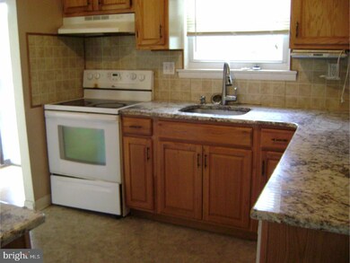 11 Sparrow St, Browns Mills, NJ 08015 - photo 2