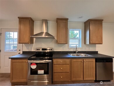 401 NW Fir St, Winlock, WA 98596 - photo 3