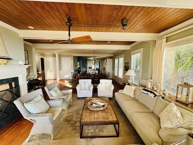 Living:Dining 2