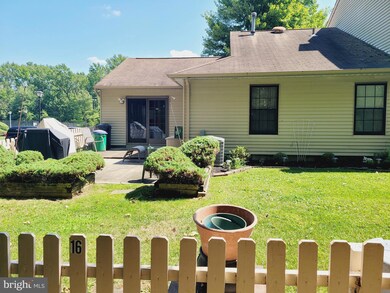 16 Devon Ct, Trenton, NJ 08691 - photo 4