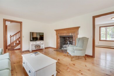 39 Stearns Rd, Amherst, NH 03031 - photo 3