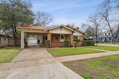 202 Bellevue Dr, Cleburne, TX 76033 - photo 3