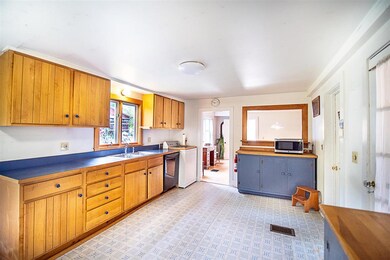 113 E Main St, Richmond, VT 05477 - photo 5