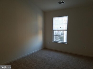 8054 Pennington Dr, Laurel, MD 20724 - photo 7