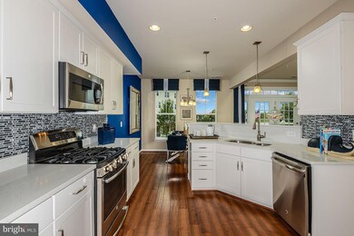 43378 Town Gate Square, Chantilly, VA 20152 - photo 7