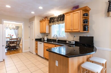 49 Sawgrass Cir, Londonderry, NH 03053 - photo 5