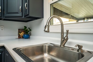 38 Lexington Ave, Florence, MA 01062 - photo 4