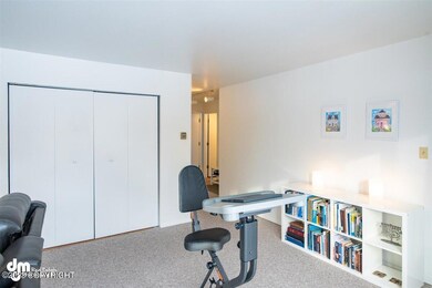 06-Living Room_ELI03869-HDR