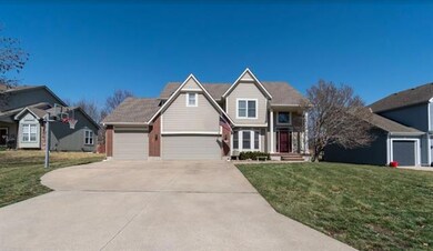 304 SW Seaside Sparrow St, Lees Summit, MO 64082 - photo 2