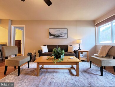 1814 Fairway Dr unit 325, Basye, VA 22810 - photo 3