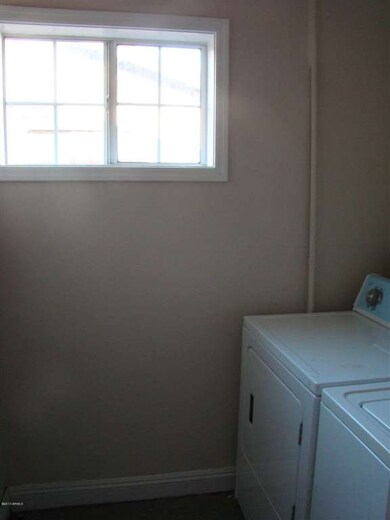 Washer & Dryer Included