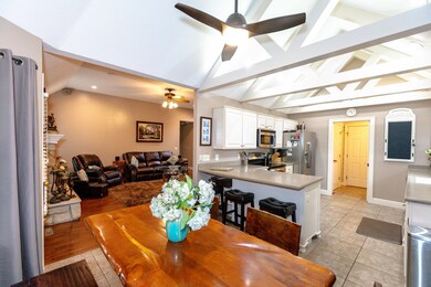 Kitchen/Dining