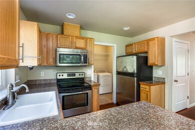 18306 Hames St SE, Yelm, WA 98597 - photo 5
