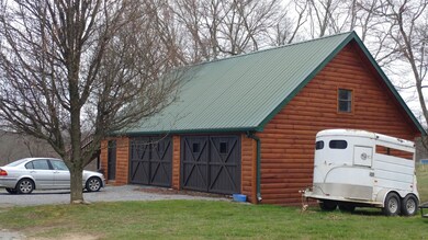 225 Deerhead Garage2