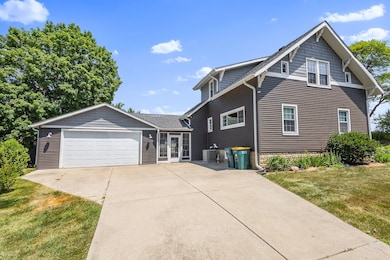 901 Campbell St, Valparaiso, IN 46385 - photo 4