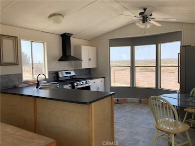 16450 Frontage Rd unit 26, North Edwards, CA 93523 - photo 2