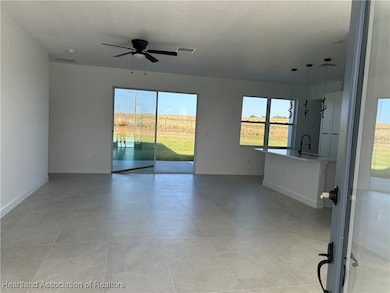 117 Magnolia Manor Ln, Lake Placid, FL 33852 - photo 2