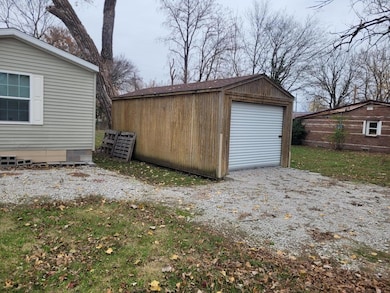 301 S Cedar St, Commerce, OK 74339 - photo 2