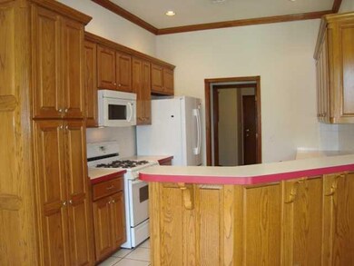 Kitchen. Breakfast Bar and Pantry!