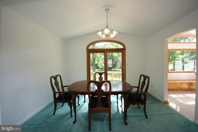 6709 Carlinda Ave, Columbia, MD 21046 - photo 5