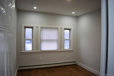 563 E 3rd St unit 3rd Floor, Mount Vernon, NY 10553 - photo 6