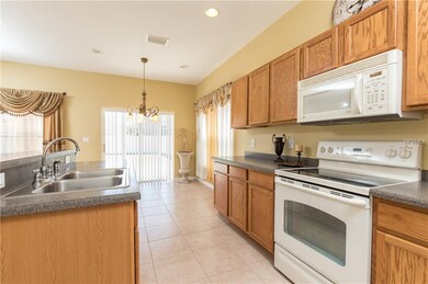 9850 Jasmine Brook Cir, Land O Lakes, FL 34638 - photo 6