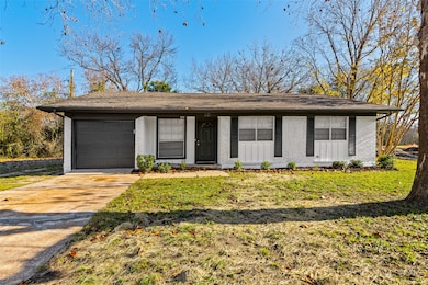 621 Churchill Way E, Sherman, TX 75092 - photo 2