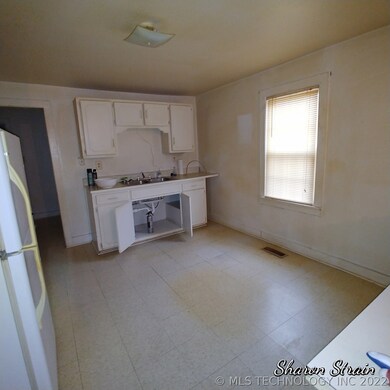 304 McGee St, Eufaula, OK 74432 - photo 6