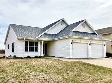 1002 E 18th St S, Newton, IA 50208 - photo 2