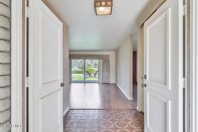 2009 Mccrea Rd, Thousand Oaks, CA 91362 - photo 4