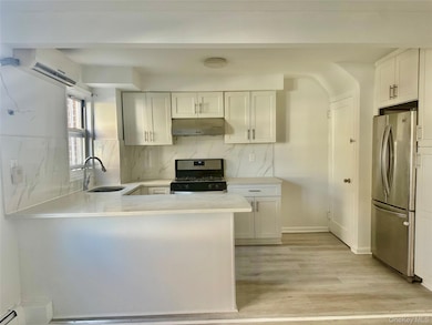 5849 206th St, Bayside, NY 11364 - photo 3