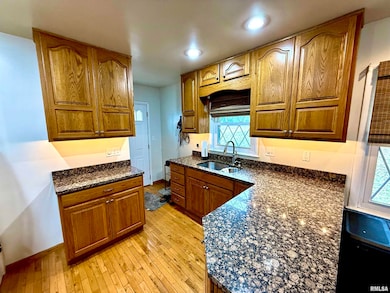 2003 19th St, Moline, IL 61265 - photo 4