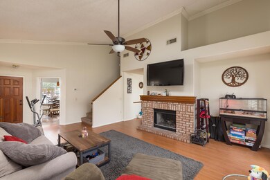 1370 W Elgin (3 of 27)