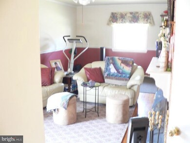 13129 Oriole Dr, Beltsville, MD 20705 - photo 3