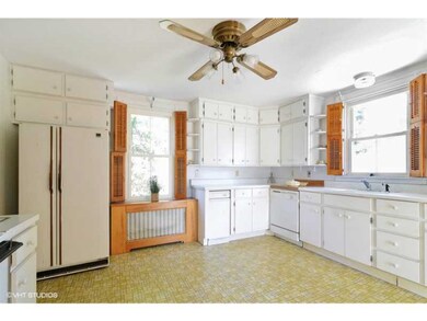 Kitchen. Spacious eat in kitchen