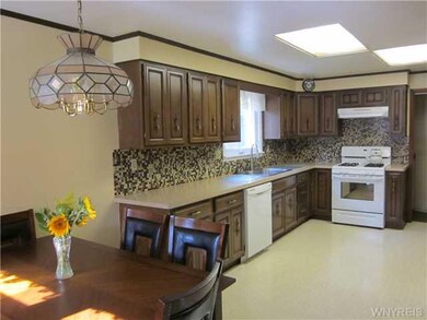 Kitchen Beautiful Large Eat-in Kitchen