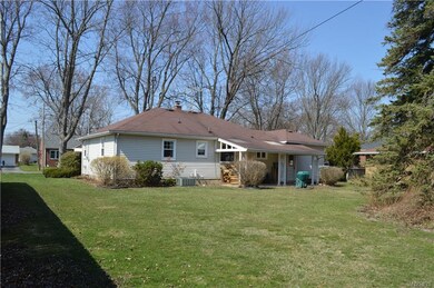 759 Barrally St, North Tonawanda, NY 14120 - photo 3