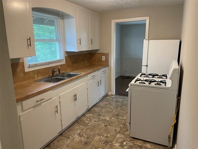 309 Houston St, Tomball, TX 77375 - photo 6