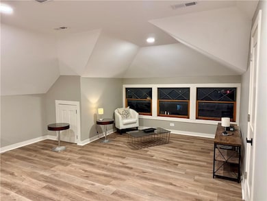 3704 Baltimore Ave unit 3, Kansas City, MO 64111 - photo 6