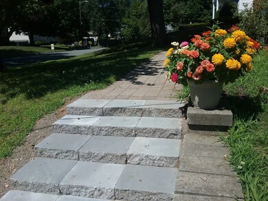 6 Hendel Dr, Holyoke, MA 01040 - photo 3