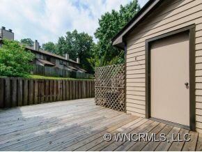 Rear Deck w/ Storage