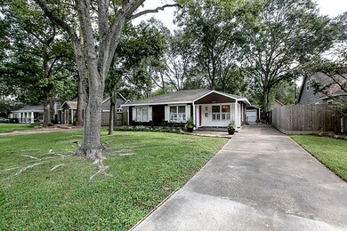 1563 Sue Barnett Dr, Houston, TX 77018 - photo 2