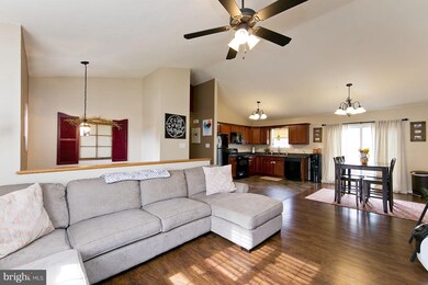 225 Aden Dr, Strasburg, VA 22657 - photo 4