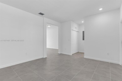 2665 SE 28th St, Homestead, FL 33035 - photo 5