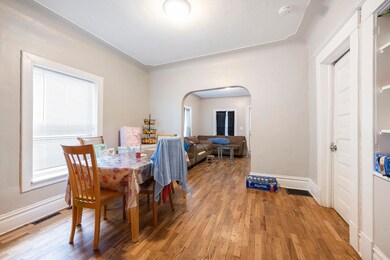 1023 Sheridan 4
