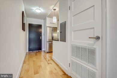 3 Washington Cir NW unit 603, Washington, DC 20037 - photo 3