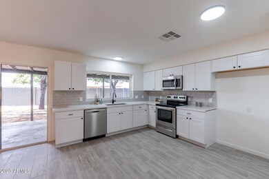 Eat-In Kitchen